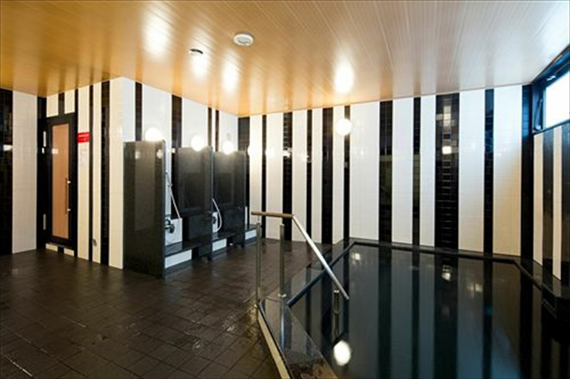 Rich Station South Hotel 3*