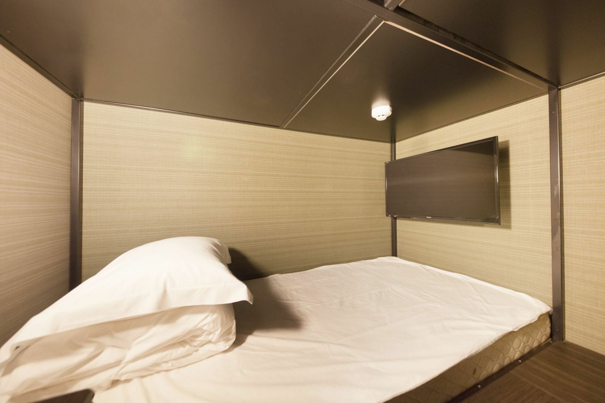 Capsule hotel Centurion &