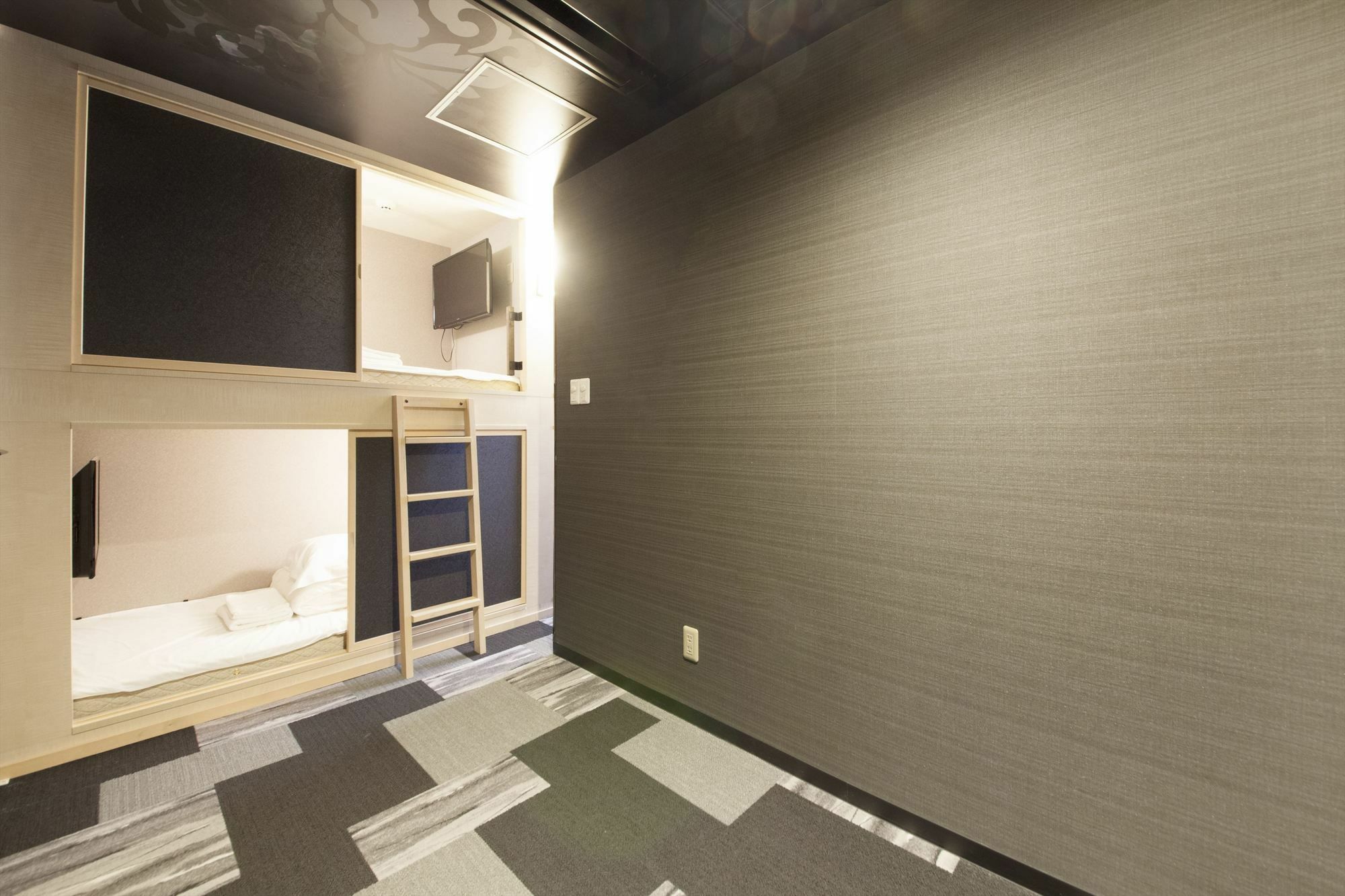 Capsule hotel Centurion & Kyoto