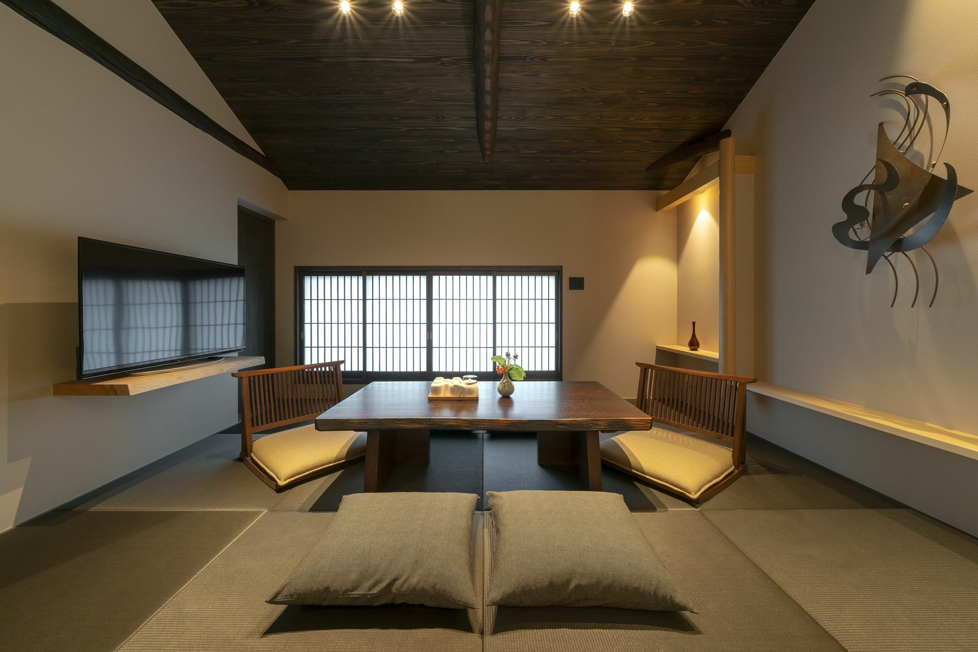 Hinaya Gojo Apartment *