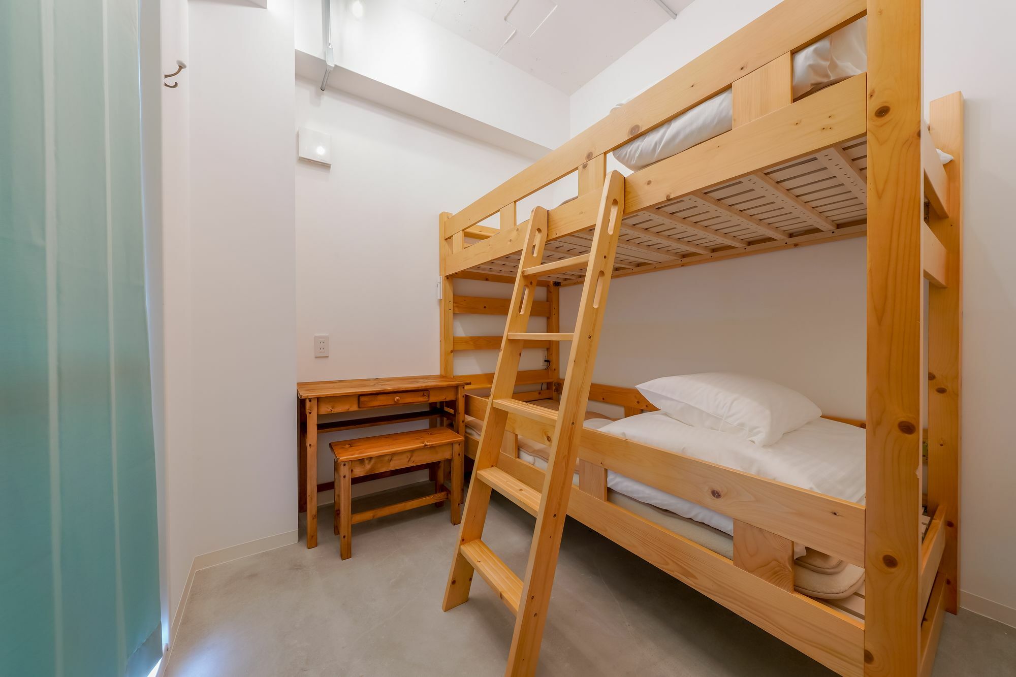 Cocone Station Hostel *