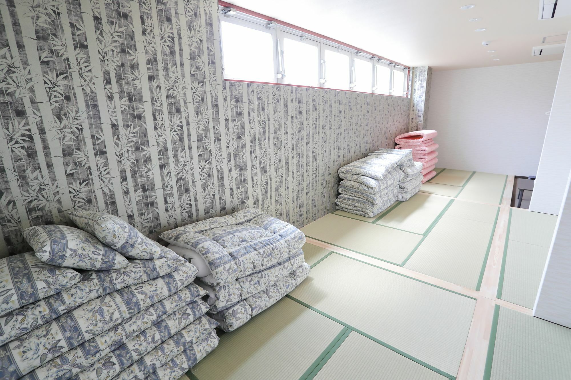 Gate80 Nijo Hostel