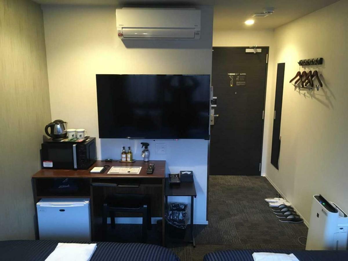 Livemax Kamogawamae