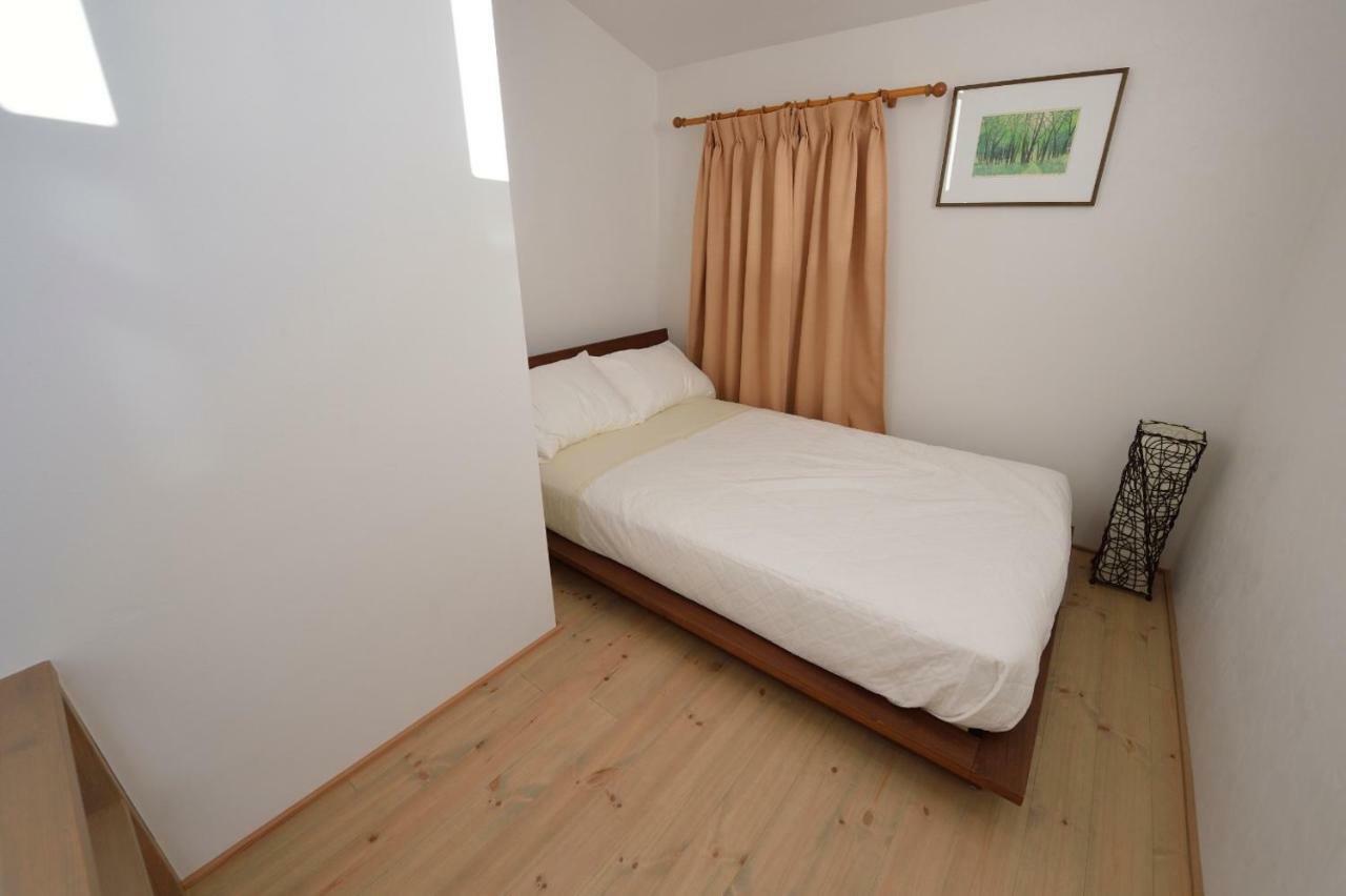 - House / Vacation 1099 *