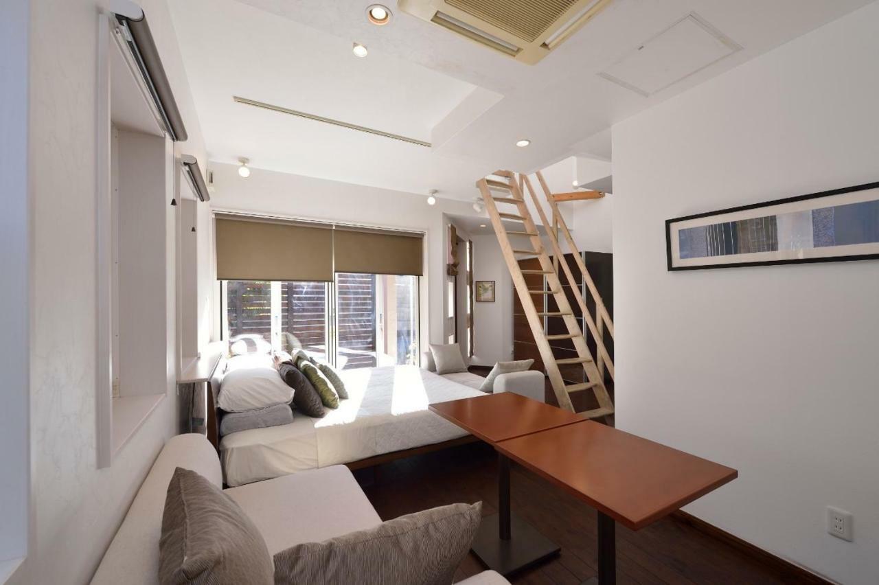 - House / Vacation 1099 *