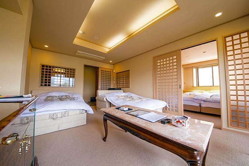 Japaning Liv Ranrokaku Ryokan 3*