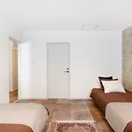 8Q Gojo Suites