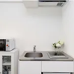 8Q Gojo Suites