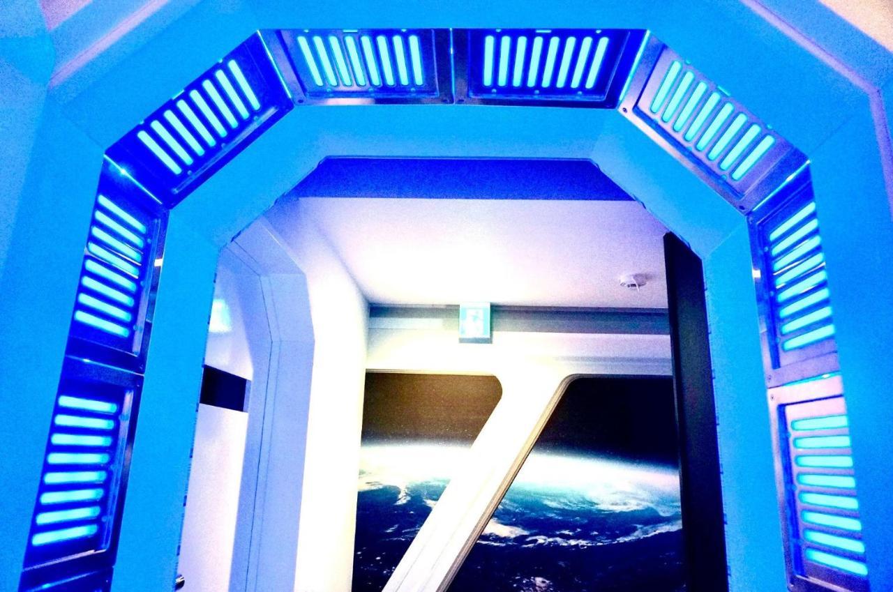 Discovery Ship / Vacation 61187