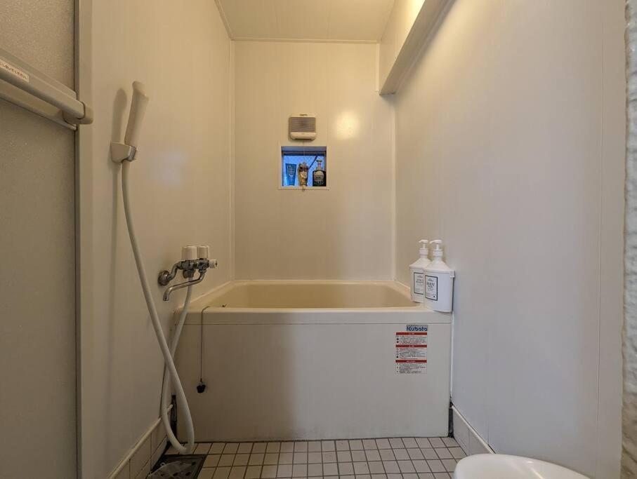 Apartment 【豊和マンション稲荷302号室】伏見稲荷駅徒歩３分！free Wifi付のお宿！ Kyoto