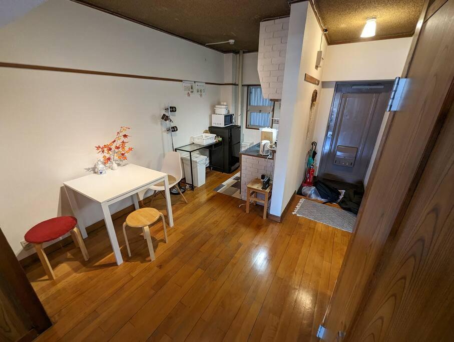 Apartment 【豊和マンション稲荷302号室】伏見稲荷駅徒歩３分！free Wifi付のお宿！