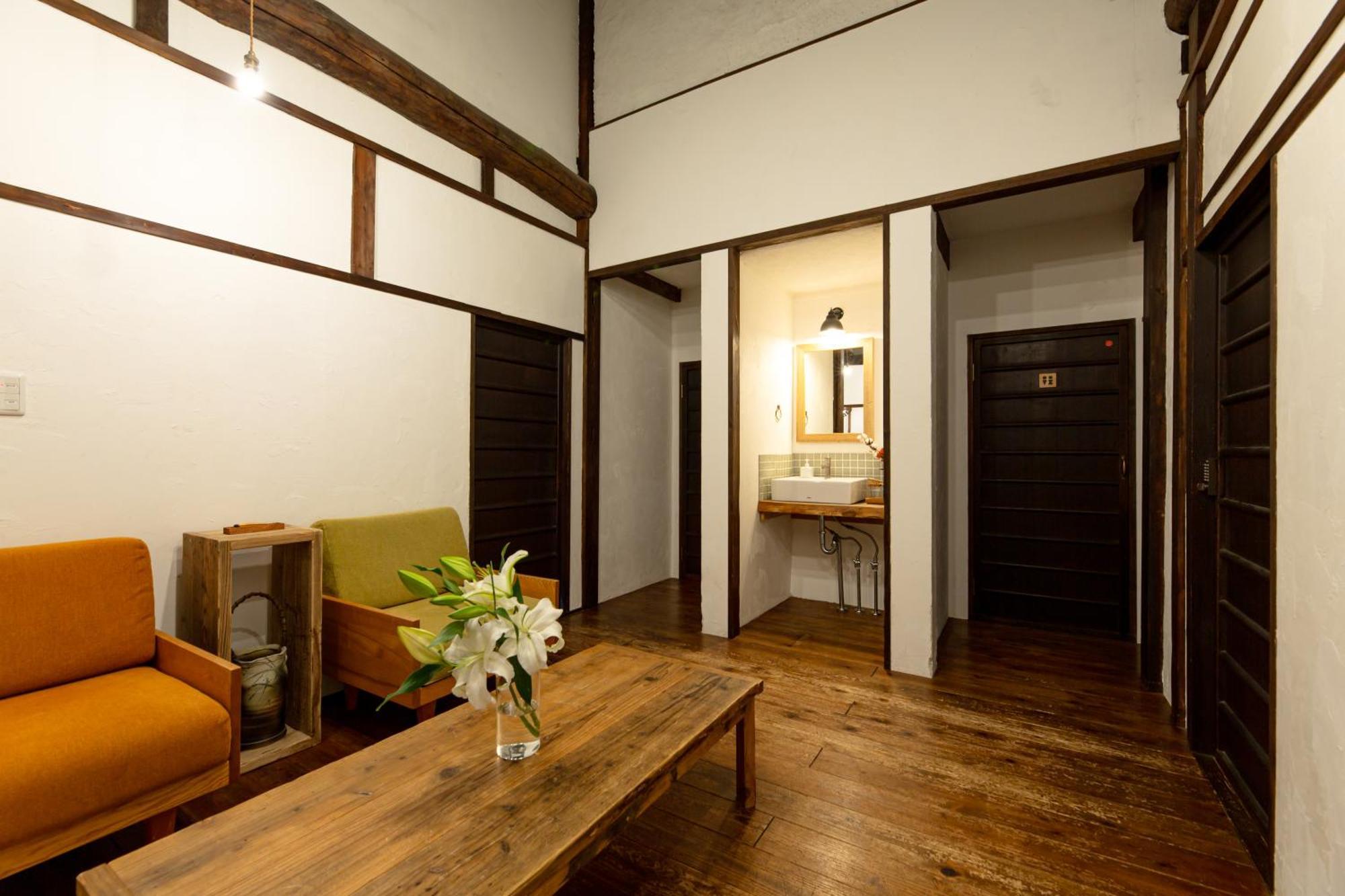 Hachi Guest house *