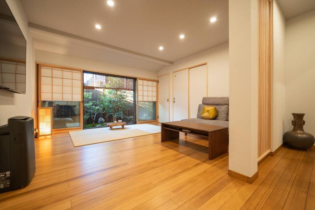 御屋 稲 *
