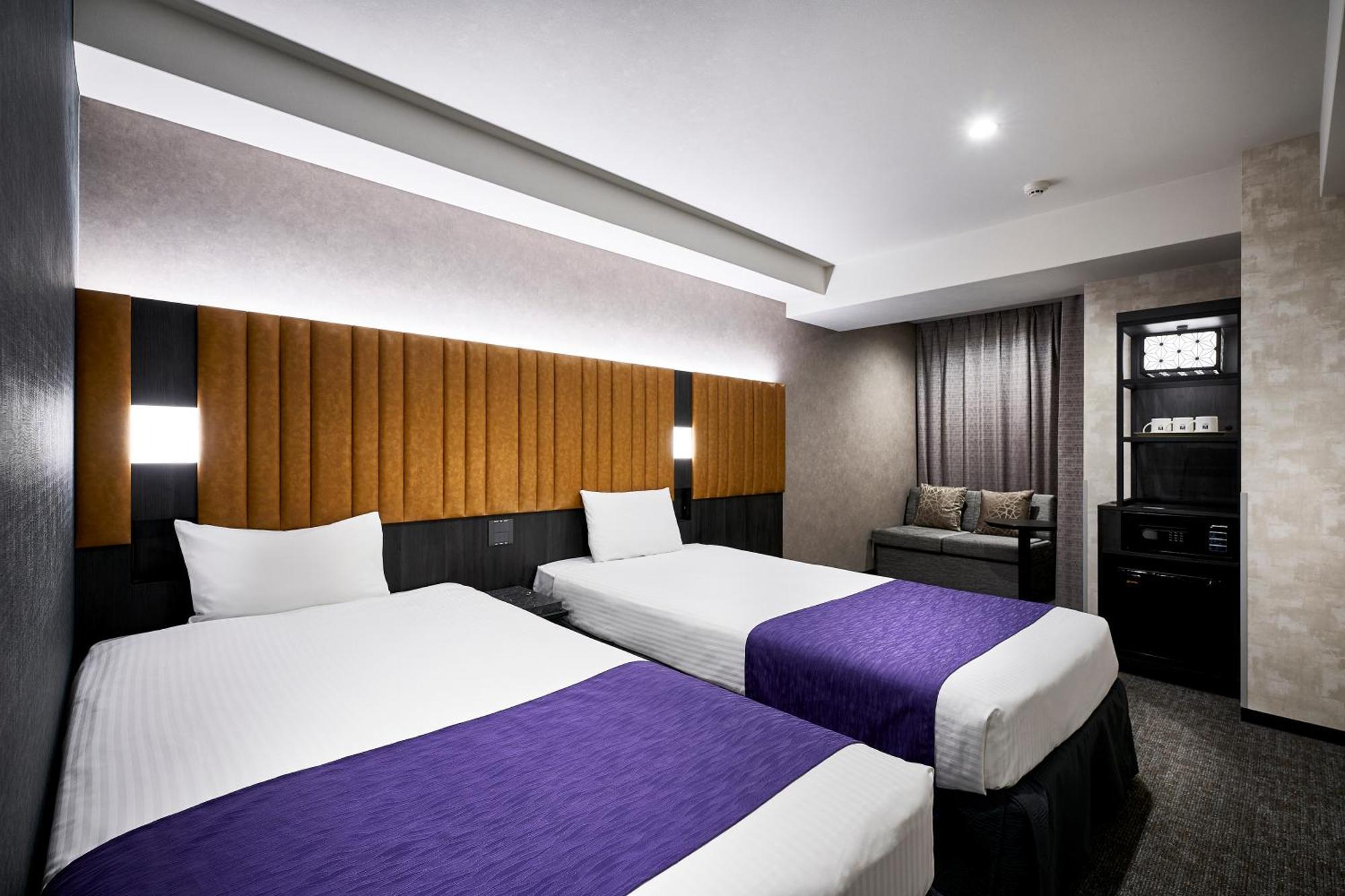 Monday Marutamachi Hotel 3*