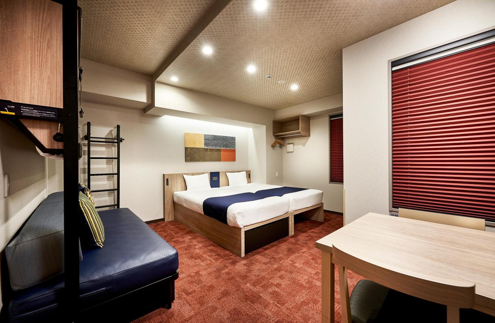 Monday Premium Station Aparthotel 4*