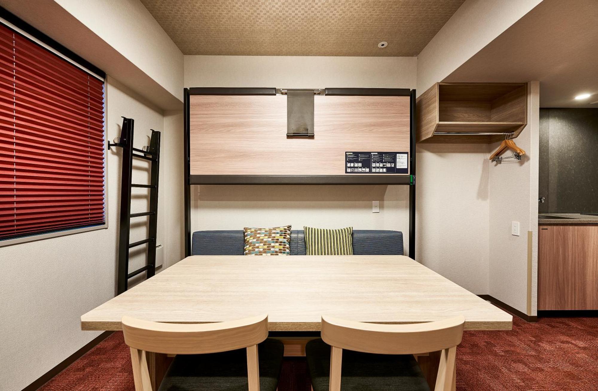 Monday Premium Station Aparthotel 4*