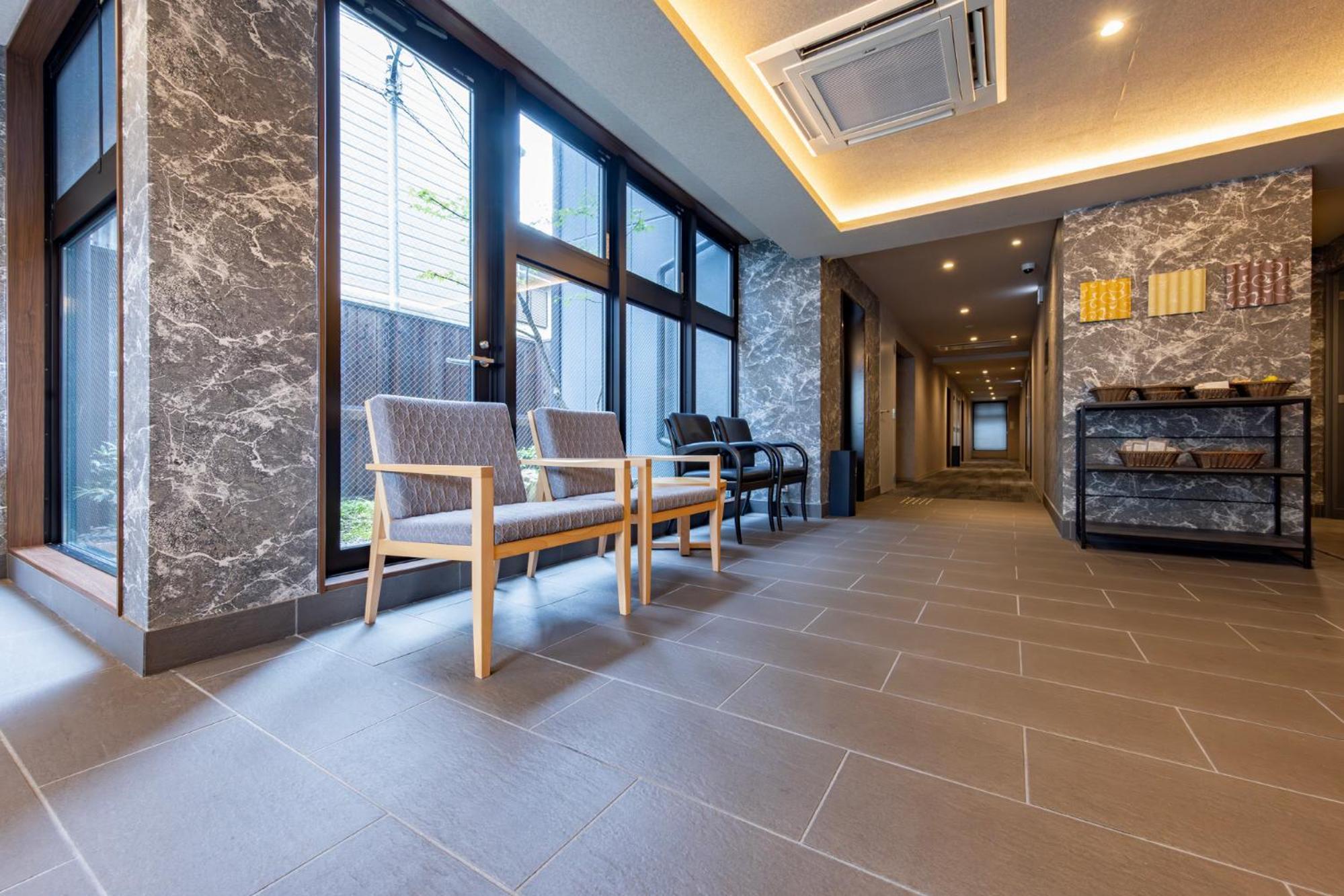 Hotel Madoka Station West 3*