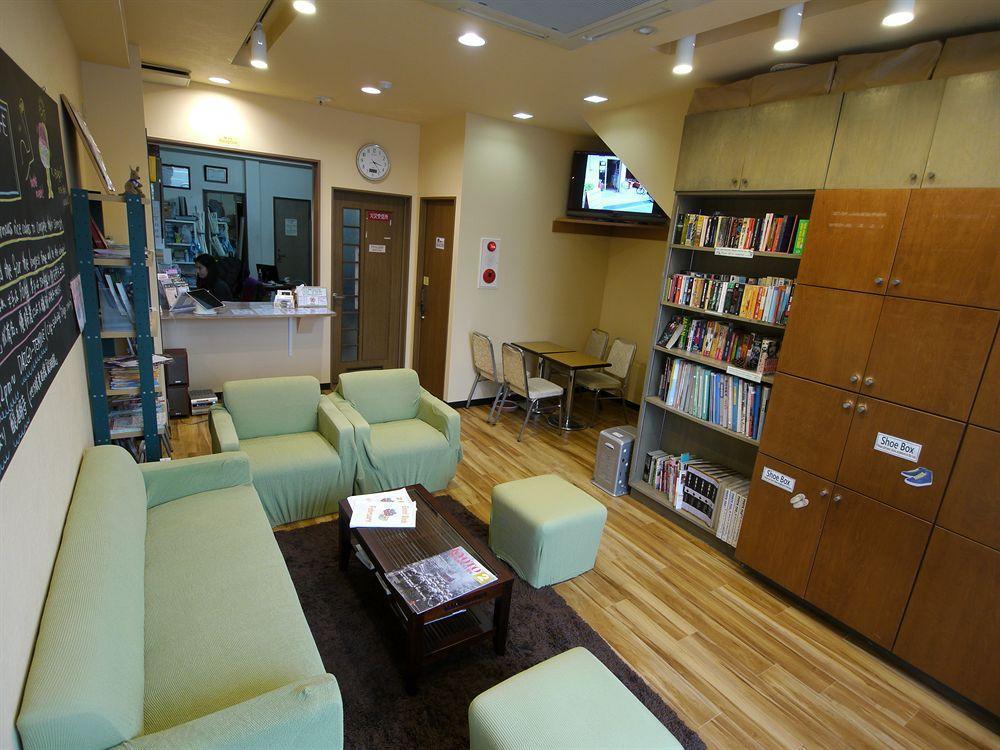 Hostel J-hoppers *