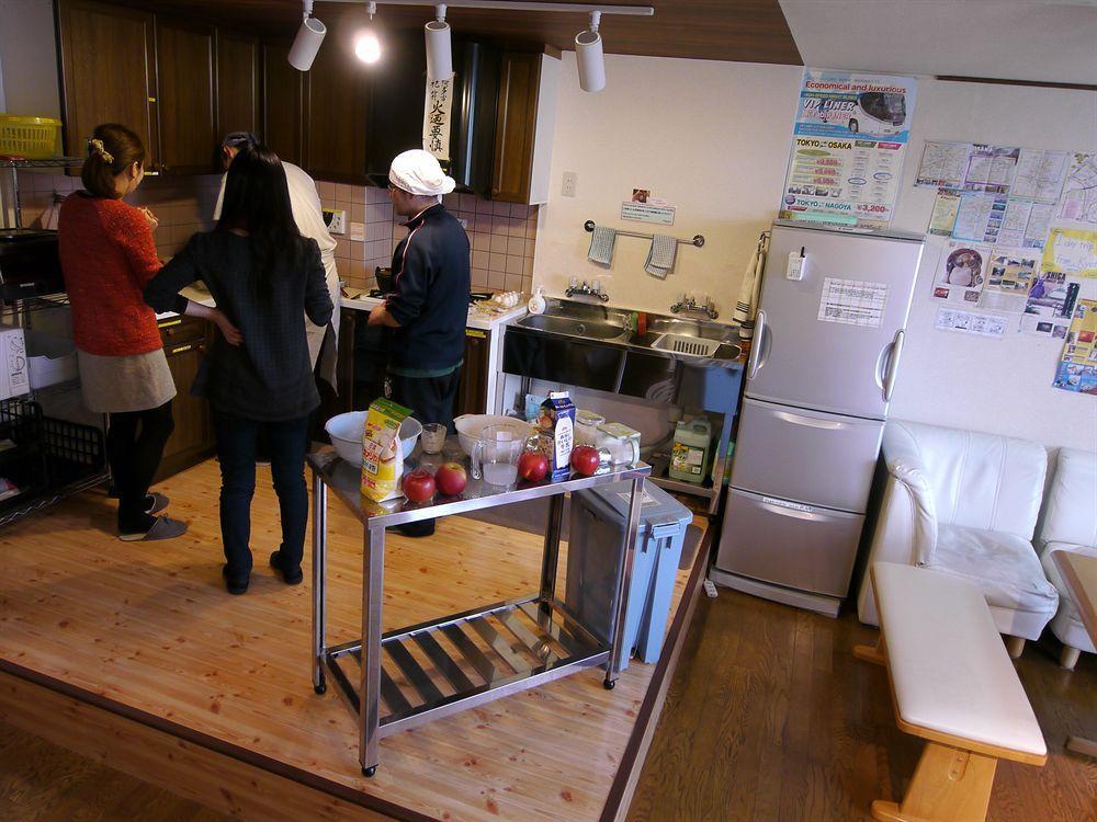 J-hoppers Hostel *