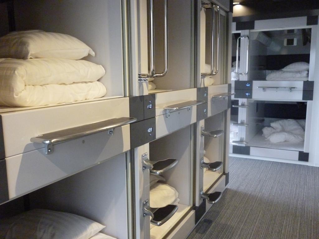 Capsule Square Capsule hotel *