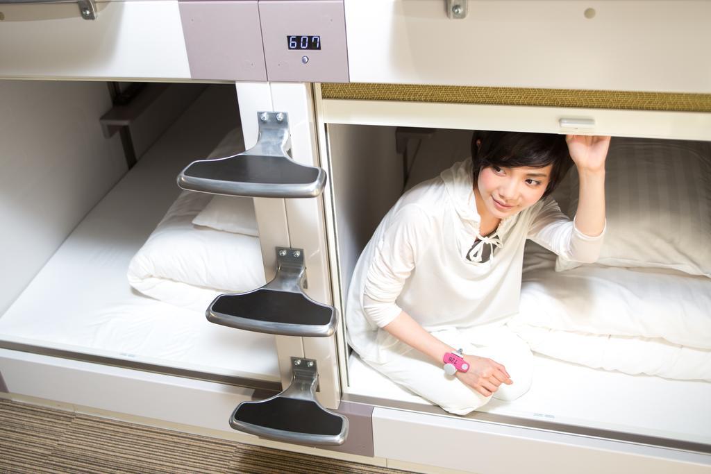 Capsule hotel Capsule Square *