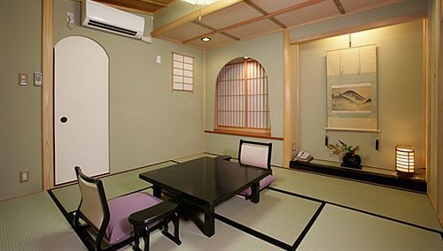 Arashiyama Onsen Hanaikada Hotel 4*