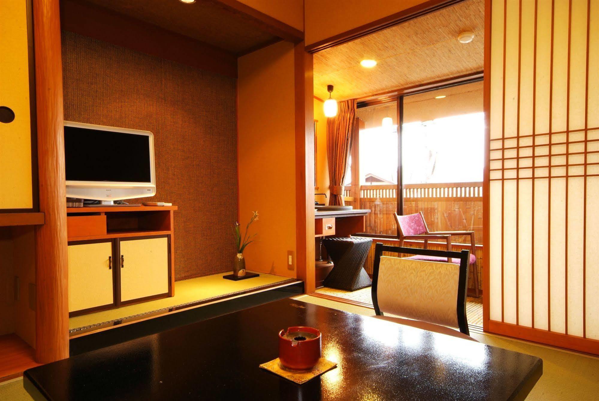 Hotel Arashiyama Onsen Hanaikada Kyoto