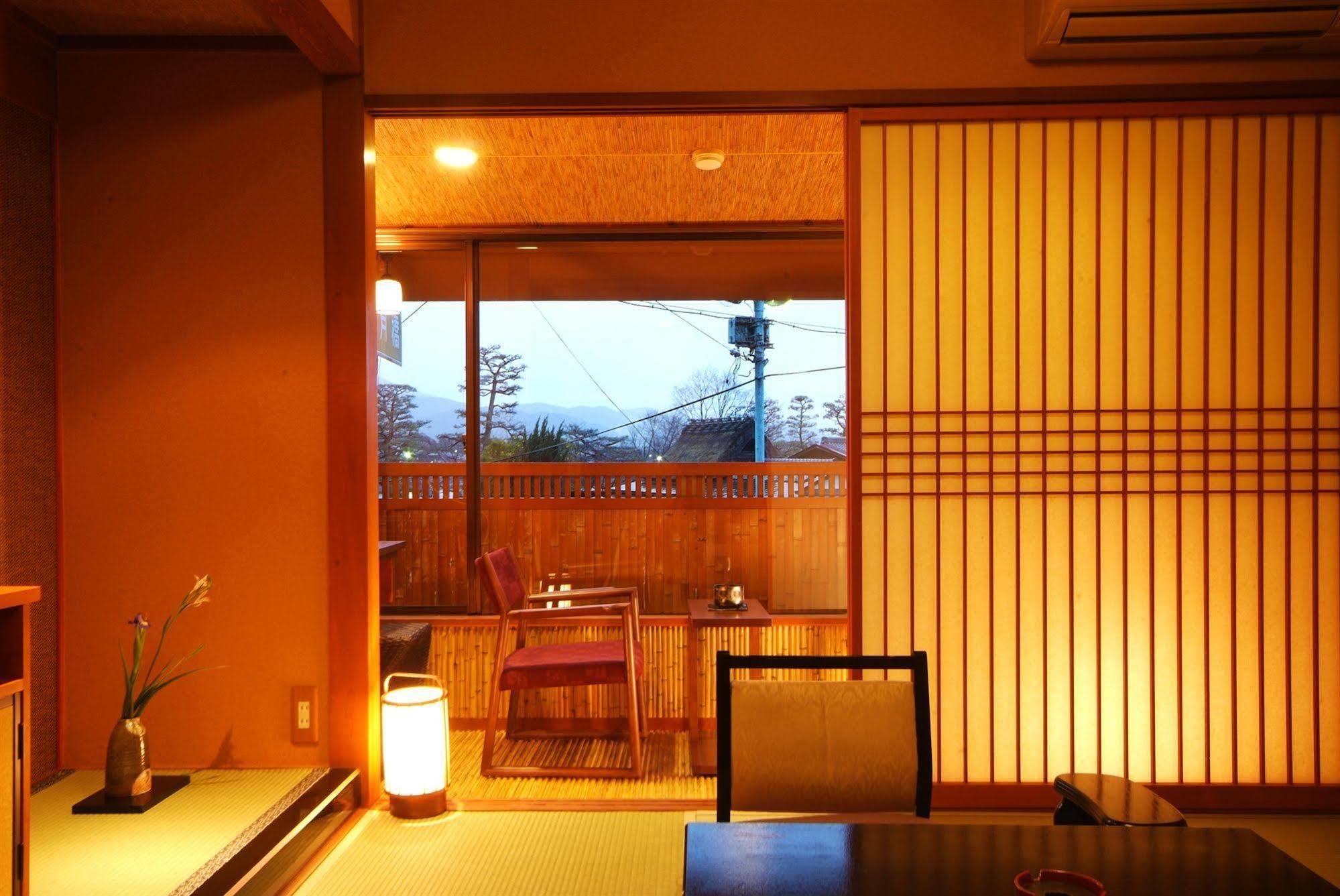 Arashiyama Onsen Hanaikada Hotel 4*