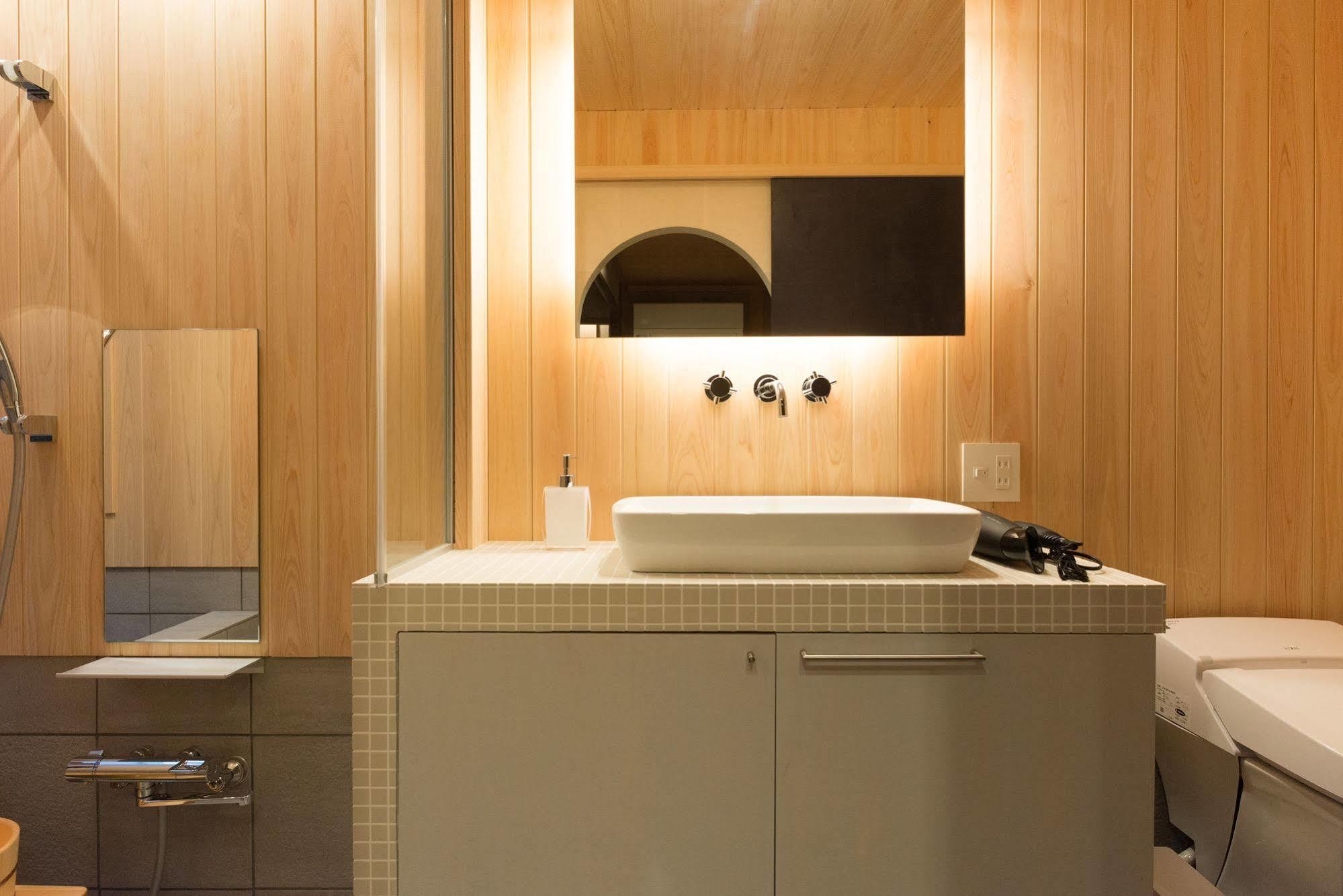 Inn 'Kakishibu-An' Machiya Holiday House Kyoto