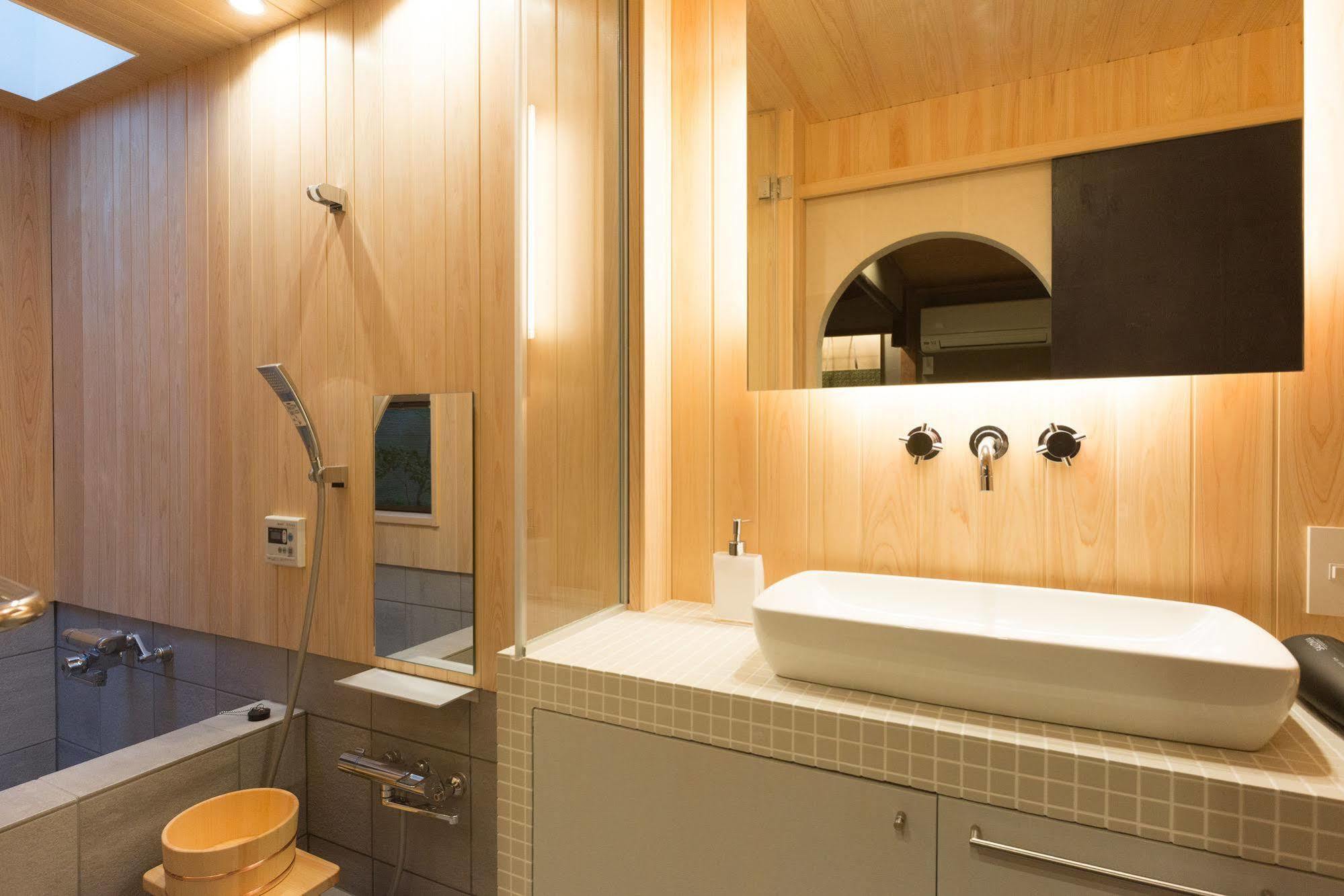 Inn 'Kakishibu-An' Machiya Holiday House