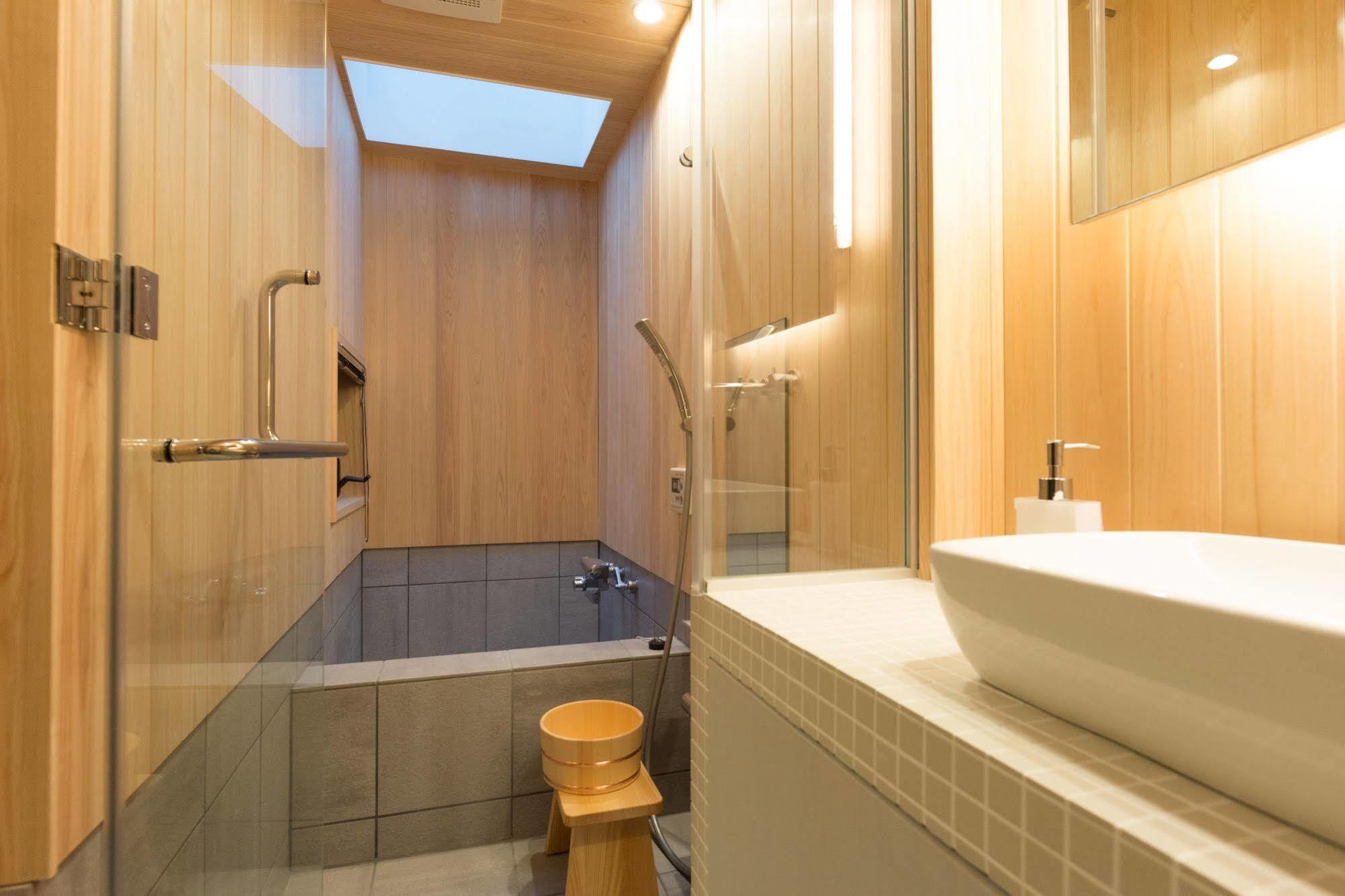 Inn 'Kakishibu-An' Machiya Holiday House