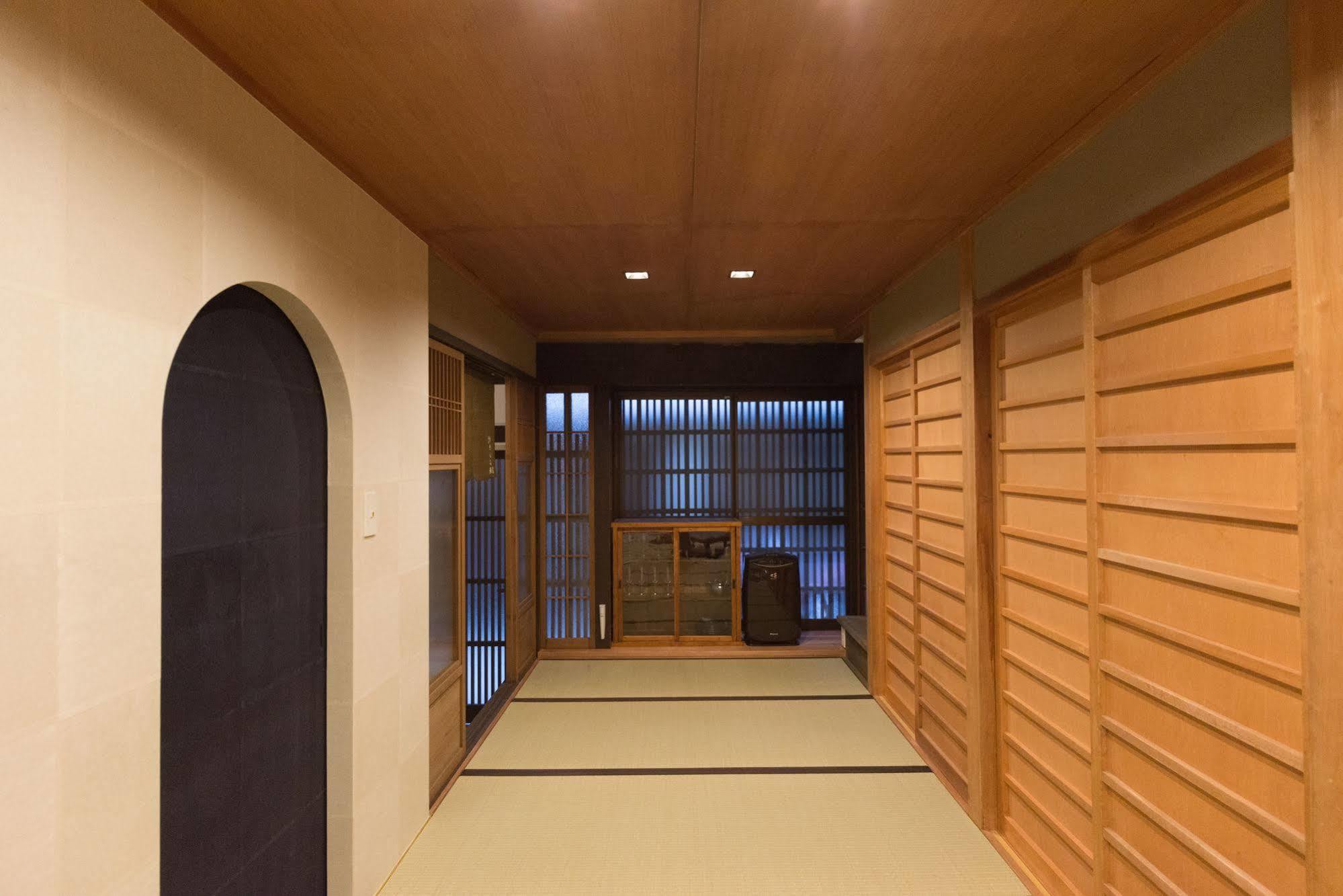 'Kakishibu-An' Machiya Holiday House 2*