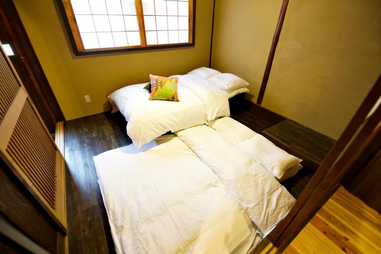 Kochonoyume Gojokamisuzuyacho Kyoto