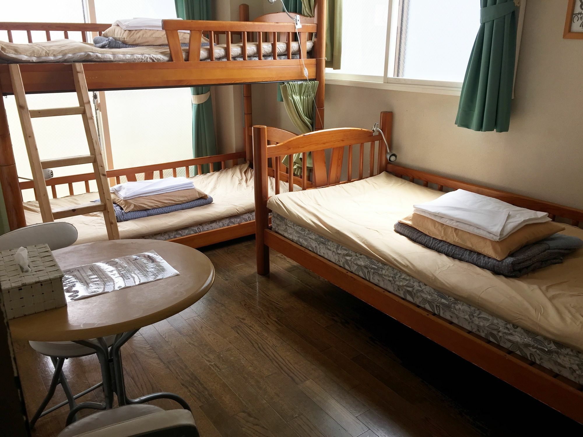 Hostel J-hoppers