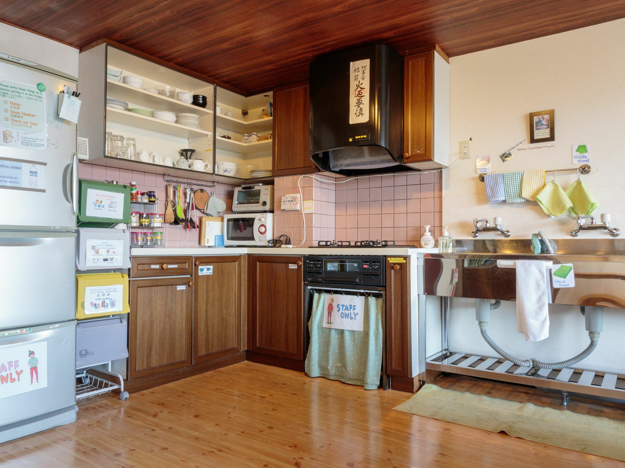 J-hoppers Hostel *