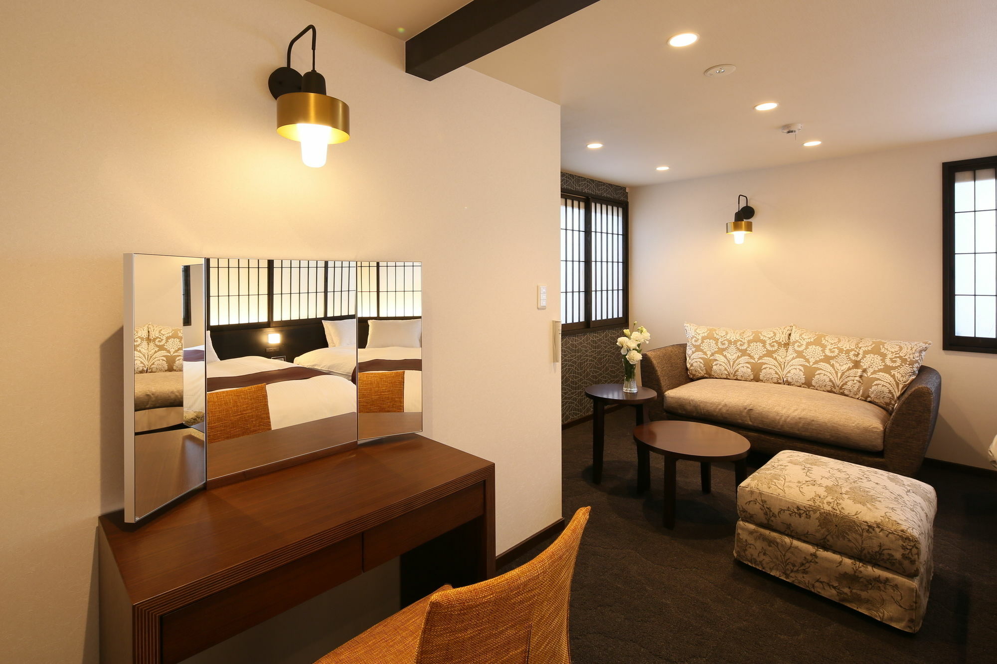 Tsuhana Apartment