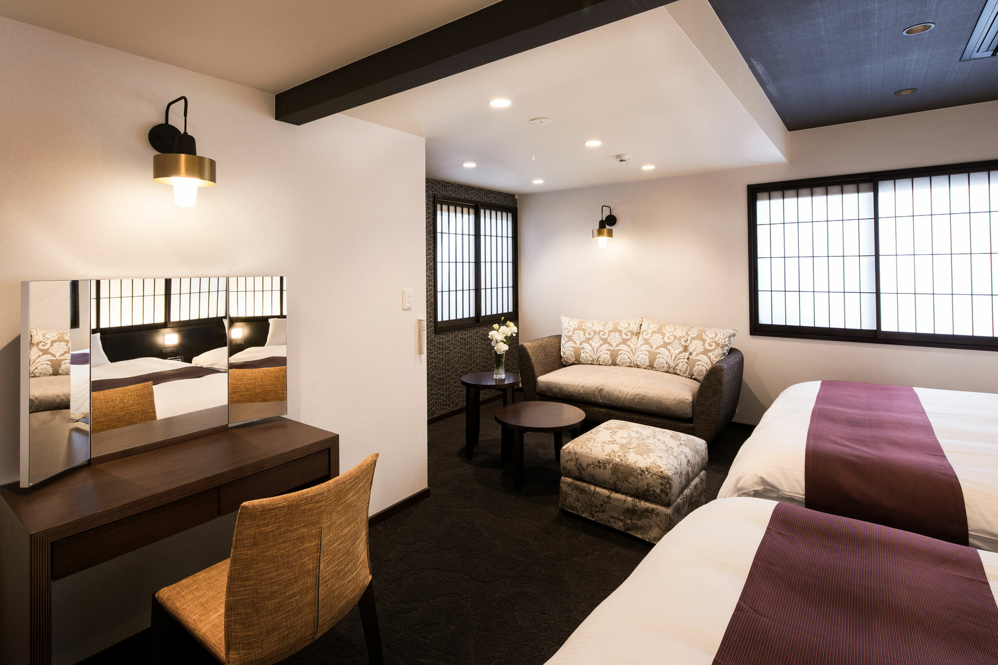 Tsuhana Apartment *