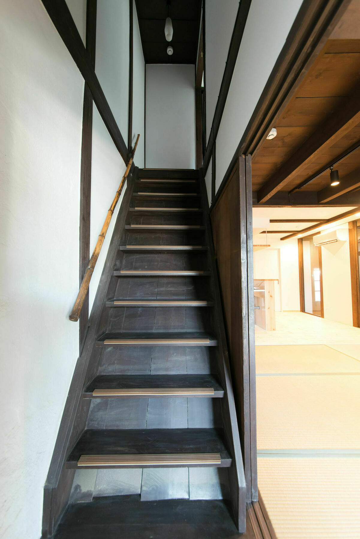 Sanjo Misasagi Umenotoan Apartment