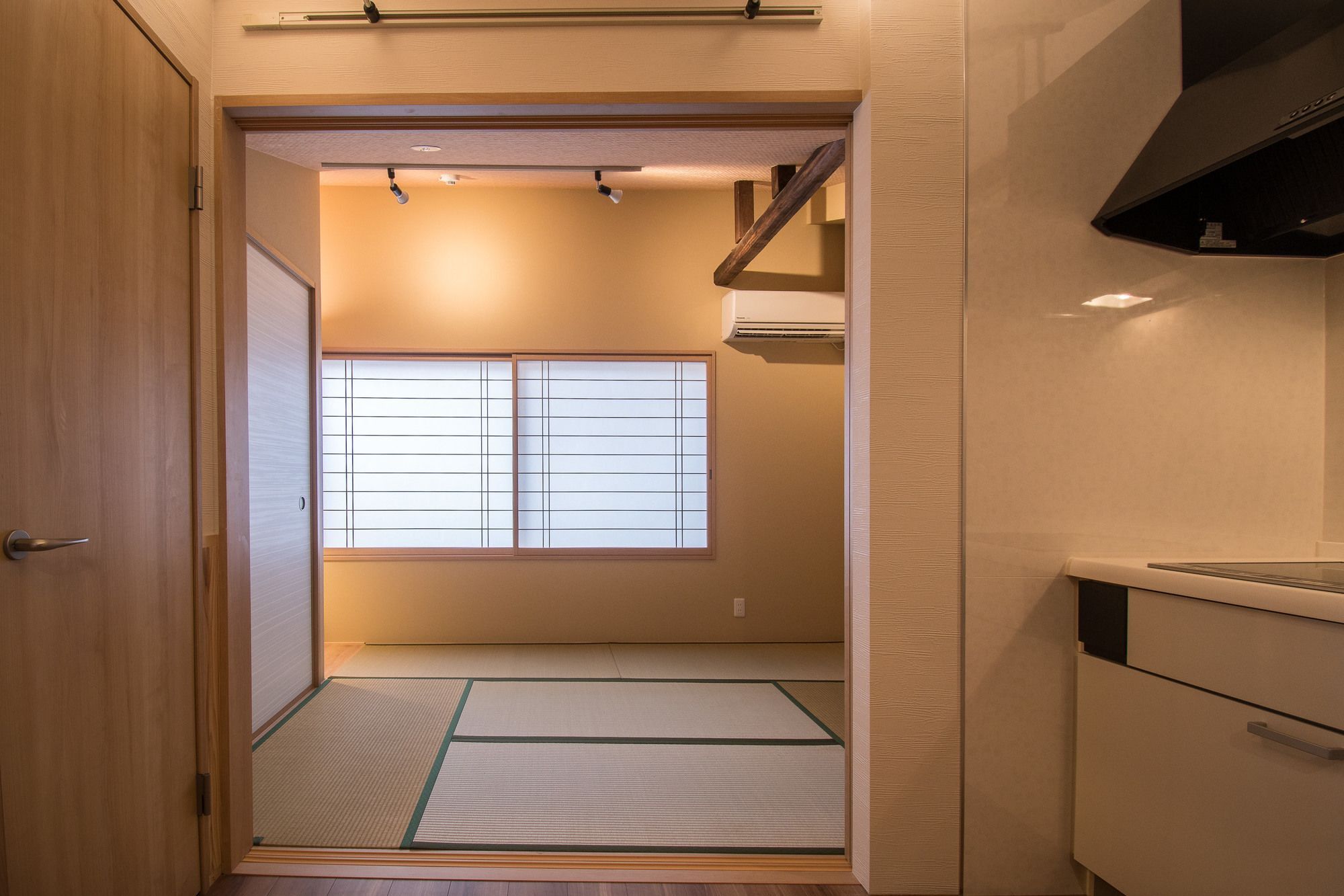Apartment Blue Tengu Kujo