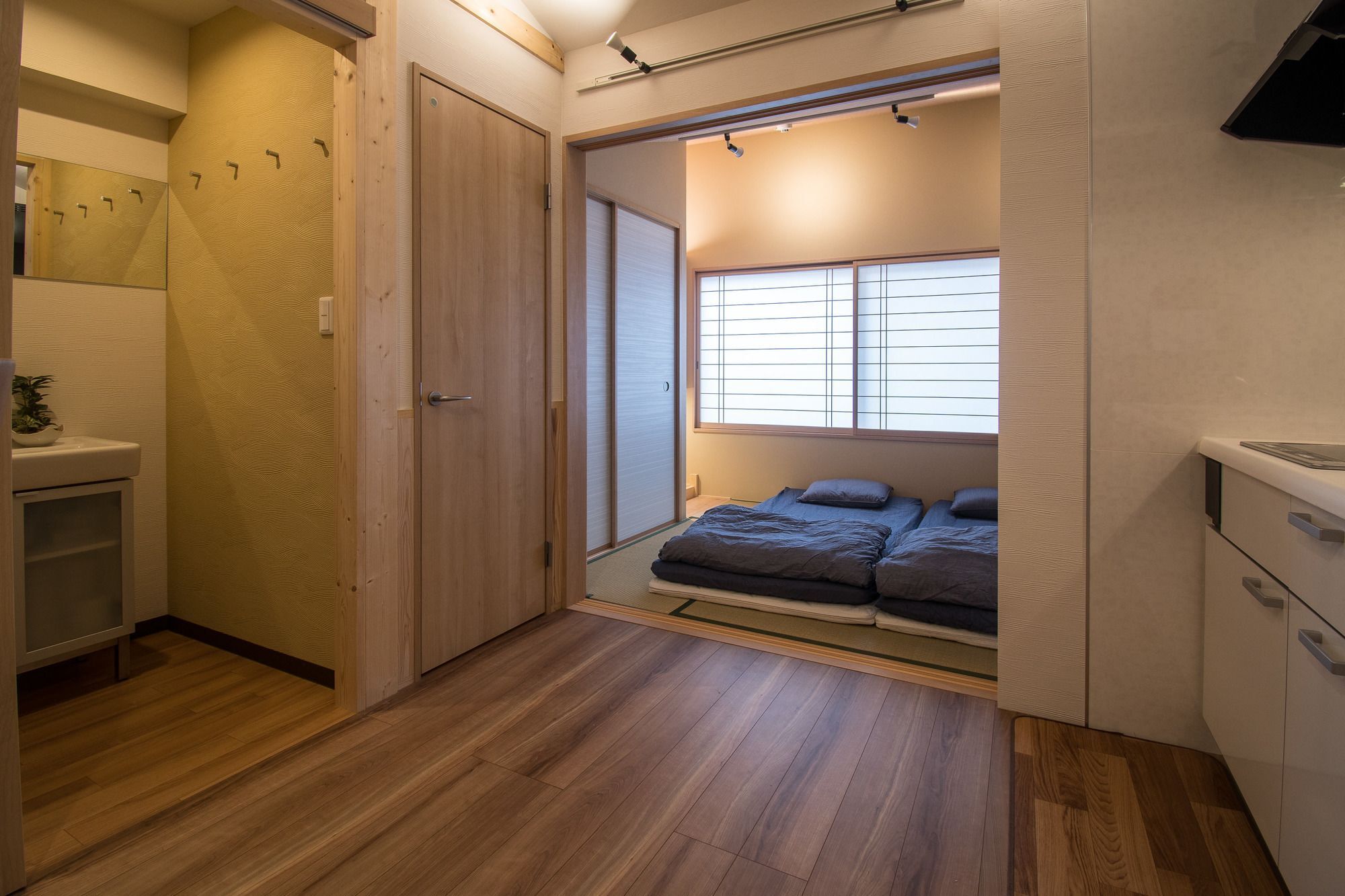 Apartment Blue Tengu Kujo *