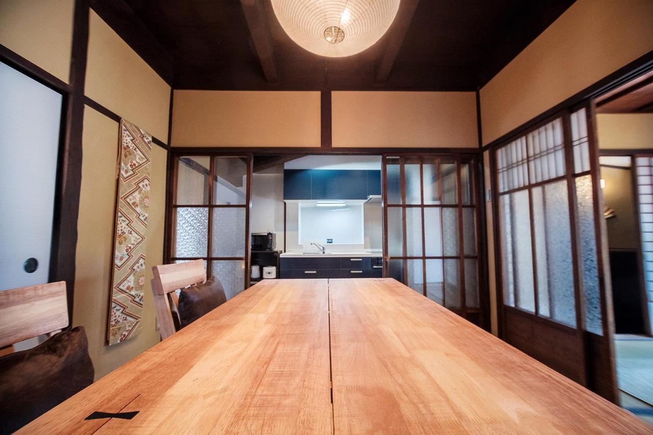 谷町君 山科家 駅より30メートル Apartment