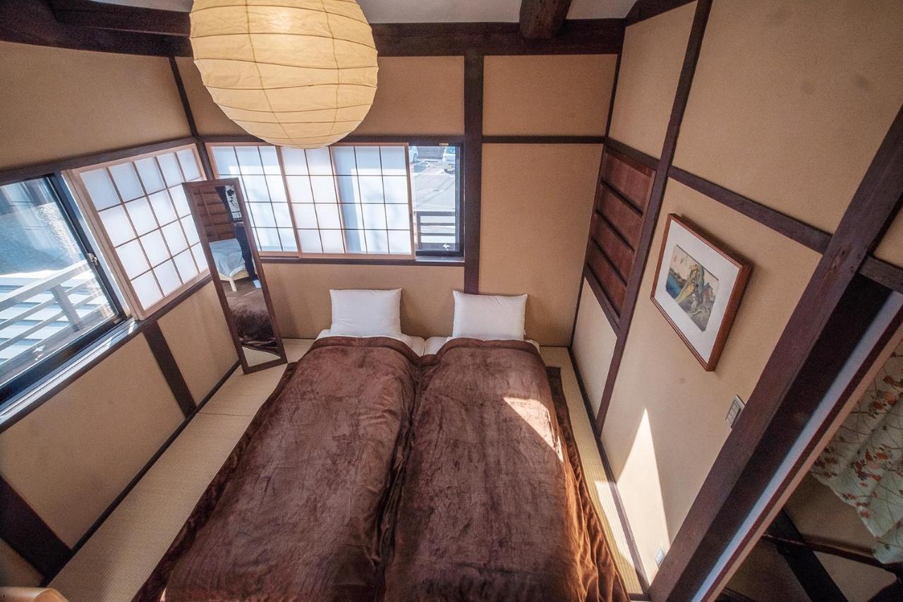 谷町君 山科家 駅より30メートル Apartment