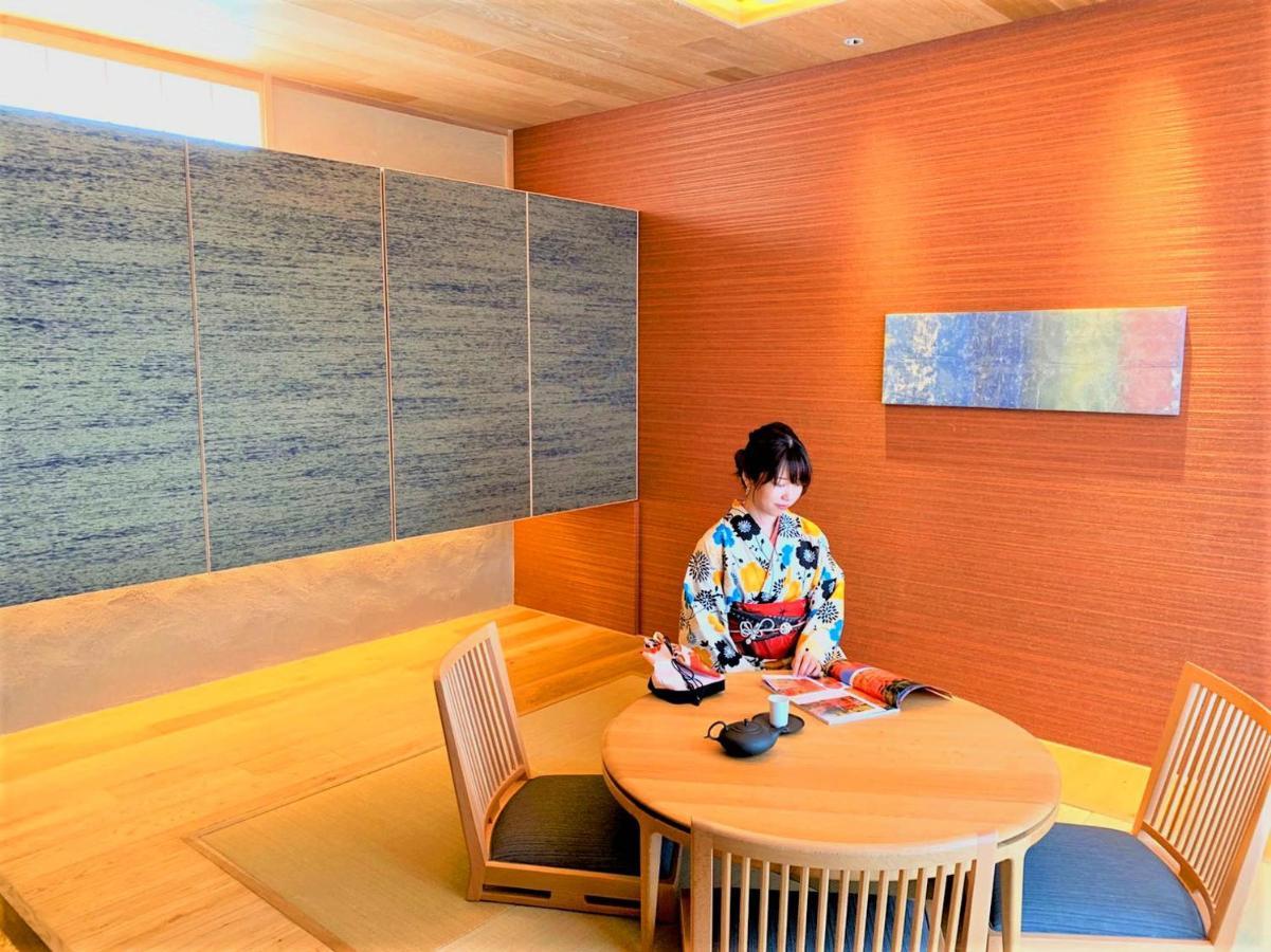 Karen Higashiyama 4*